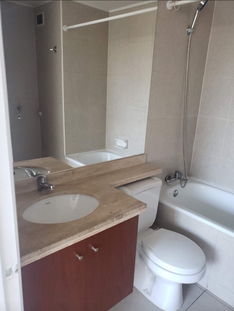 Amplio departamento tipo Mariposa en santiago Centro, sector Parque Almagro con Estacionamiento.