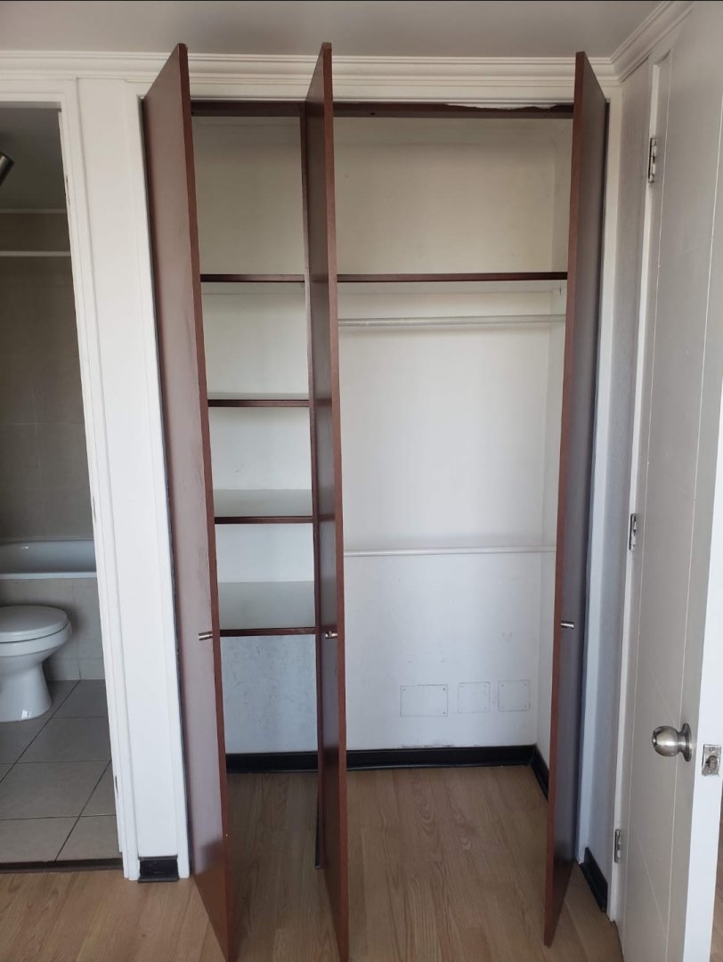 Amplio departamento tipo Mariposa en santiago Centro, sector Parque Almagro con Estacionamiento.